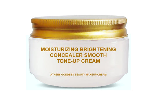 1361 luxury moisturizing concealer in a clear jar with gold lid for radiant skin and even tone