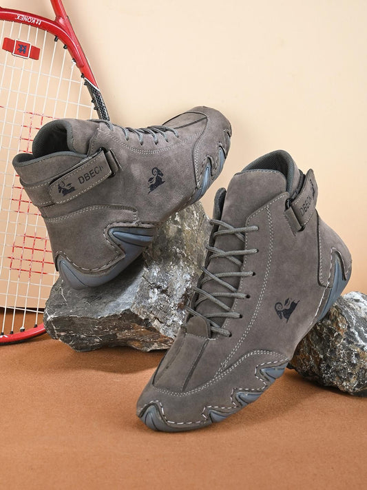 Men's grey casual sneakers with a sleek design for everyday comfort and style
