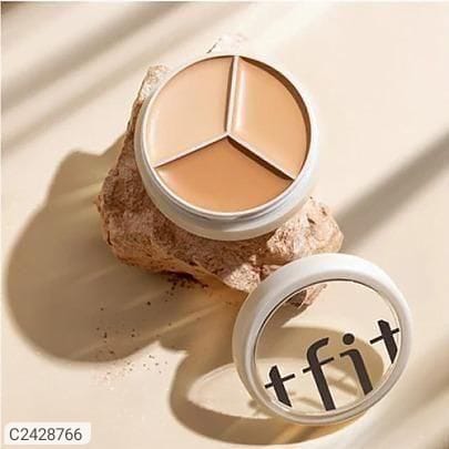Full Coverage Concealer Palette with three shades for flawless skin and easy application